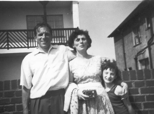 Percival Lesloe, Bessie and Elaine